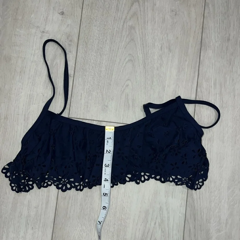 Abercrombie & Fitch laser cut ruffle bikini top size m/L